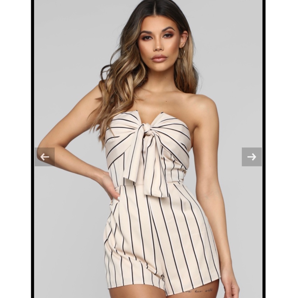 Brand New Fashion Nova Strapless Striped Romper 🖤
